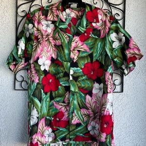 Hilo Hattie Red and Green Floral Tropical Shirt
